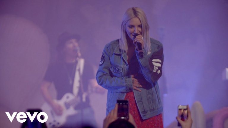 Julia Michaels – What A Time (Live On The Honda Stage At House Of Blues Chicago)